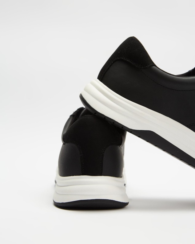 Fashion Black Aldo Romero