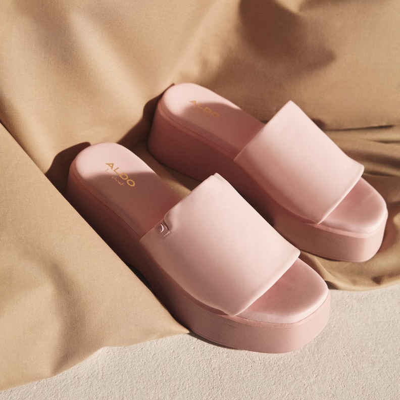 Pink Fashion Aldo Yassi