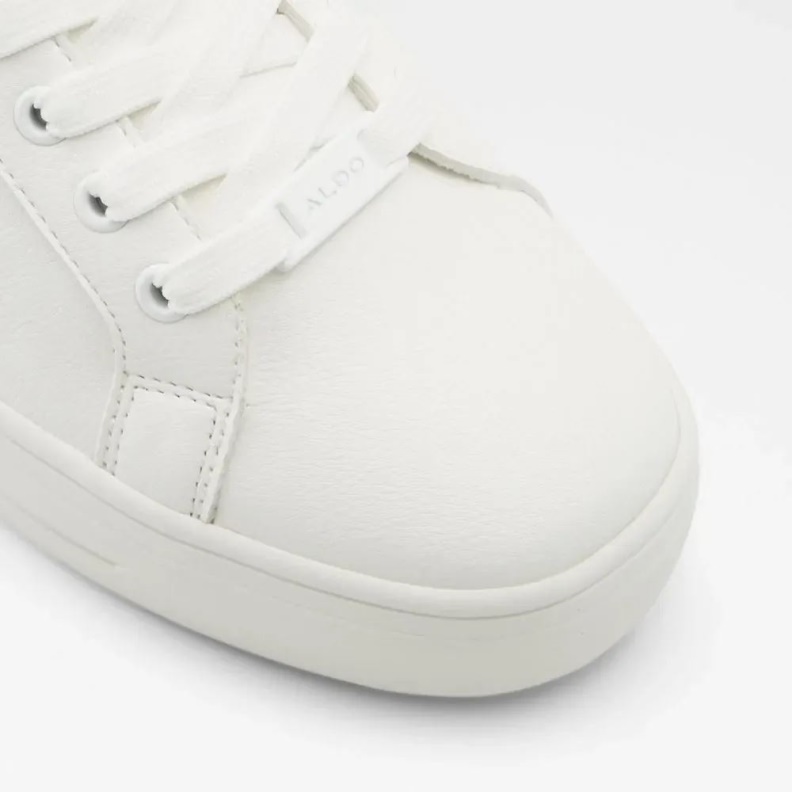 Meadow Women's Low Top Sneaker Fashion Aldo White